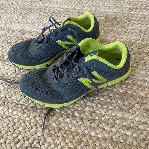 New Balance Sneakers Size 9 - Picture 4 of 6